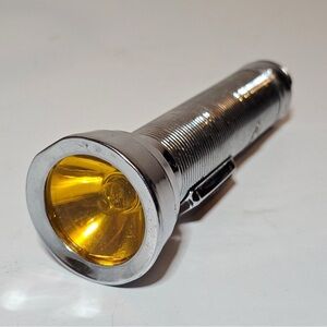 vintage Eveready Captain union carbide flashlight with yellow light Working